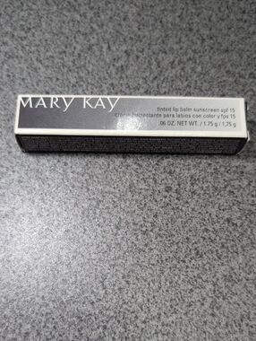 NWT Mary Kay Tinted Lip Balm SPF 15 - Natural